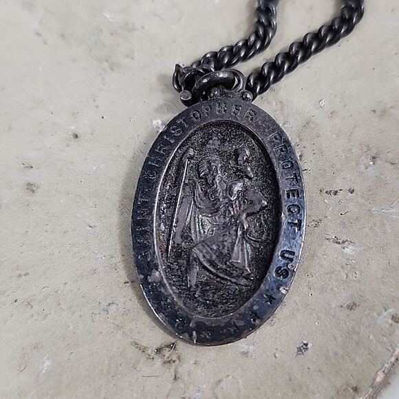 Antiquated Saint Christopher Sterling Silver Pendant & Chain - Picture 3 of 8